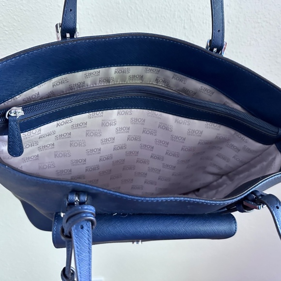 MIchael Kors Navy Blue Large Tote Bag Carryall Travel Tote w/Pockets + handles - Picture 6 of 7